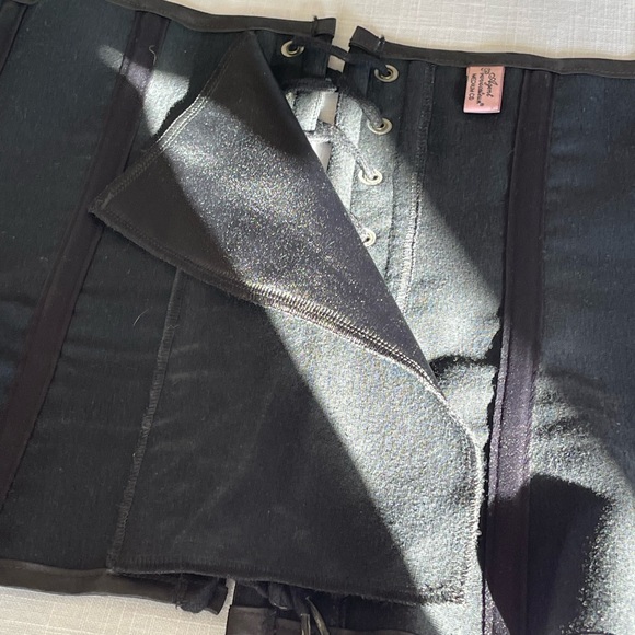 Iconic Diva corset from Agent Prococateur - Picture 5 of 6